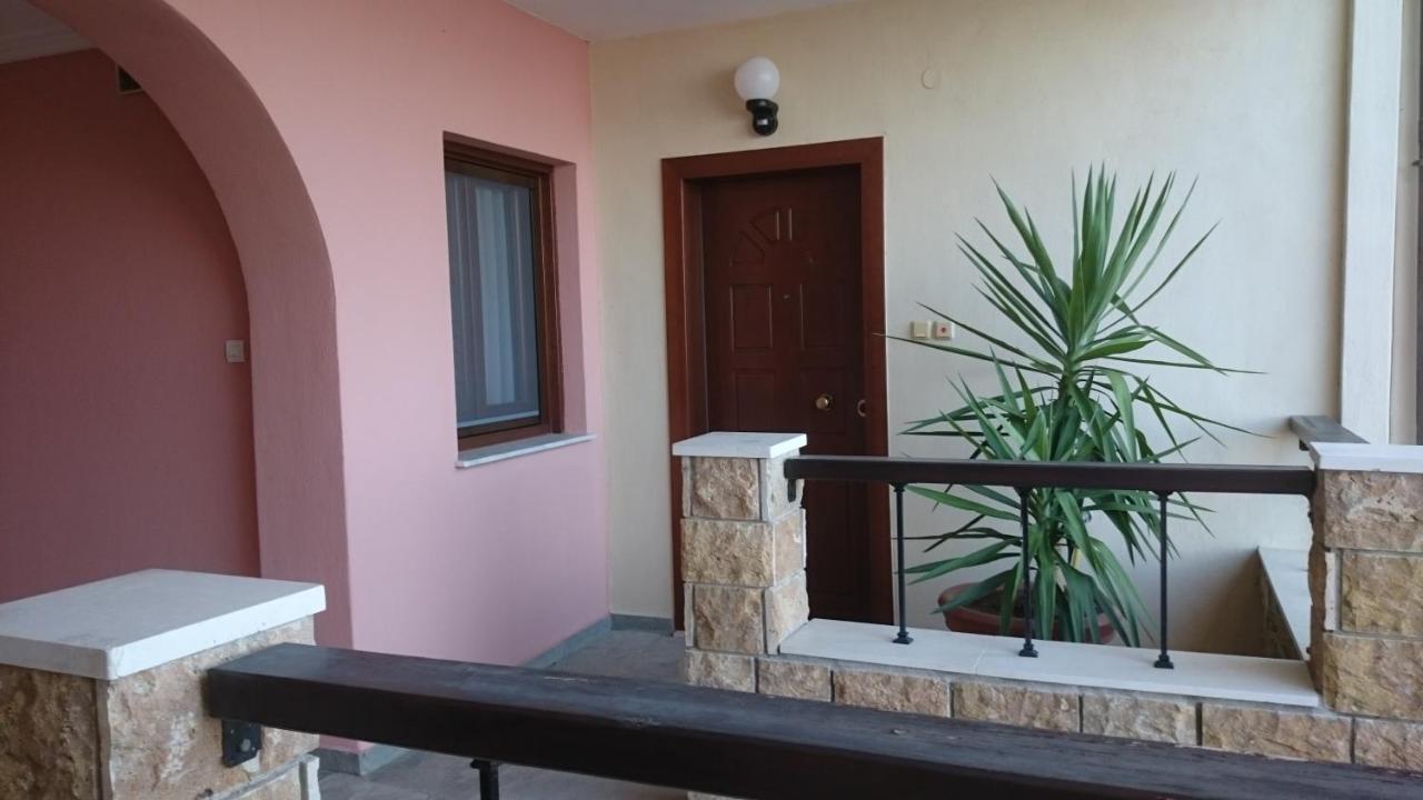 Ferienapartment At Home Ouranoupolis Exterior photo